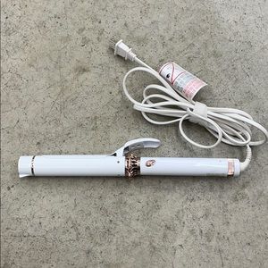 Brand new, T3 Micro 73560 1.25" curling iron